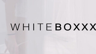 WHITEBOXXX - Romy Indy a tüzes barna gádzsi