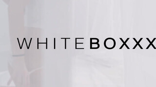 WhiteBoxxx - Lena Reif a gigászi csöcsű orosz bige