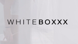 WhiteBoxxx - Ginebra Bellucci hátsó bejáratba kurelva
