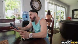 BANGBROS - Crystal Chase a nagy cickós argentin gádzsi