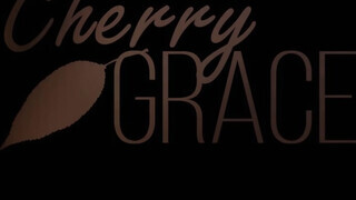 Cherry Grace a gigászi tőgyes barinő