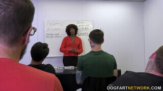Misty Stone 10 ürgét szop le