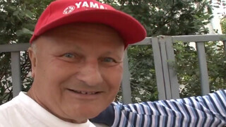 Gyuribácsi és a haverja szexelik a sunát