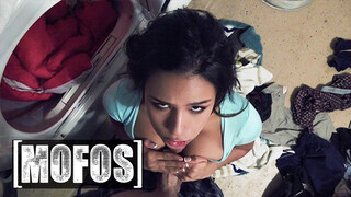 Mofos - Autumn Falls csöcsbe és punciba tolva