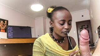 Nyakörves néger cafka nyáladzik a főnök kukacán