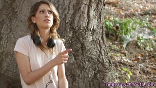 Alexa Grace zsenge pinája forrón dörzsölődik lesbi szerelmében