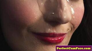 Szívdöglesztő csipkés szépség nagy adag arcon